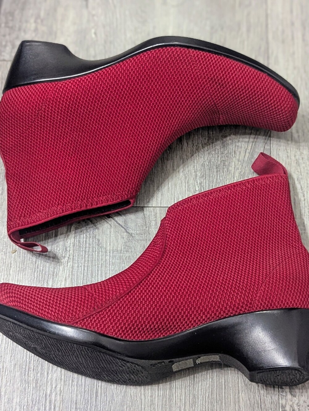 Charleston Shoe Co Red Knit Ankle Boots NWOT - Picture 2 of 7